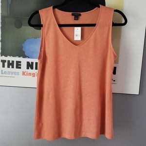 🦊Ann Taylor V-Neck Tank Top🦊